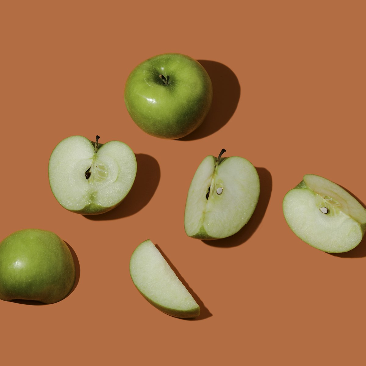 Apple Slices with Peanut Butter (Crisp 5-Minute School Snack) ingredients and preparation setup