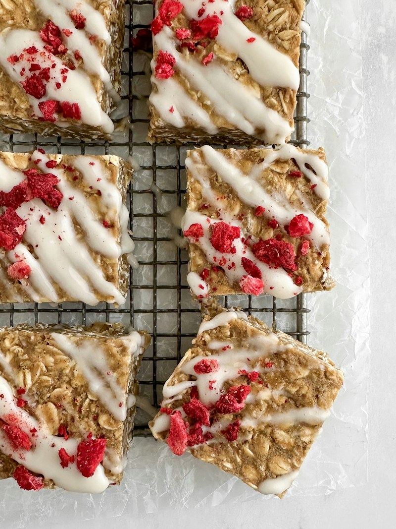 No Added Sugar Date Oat Bars (Chewy Whole Food Energy Bars) ingredients and preparation setup