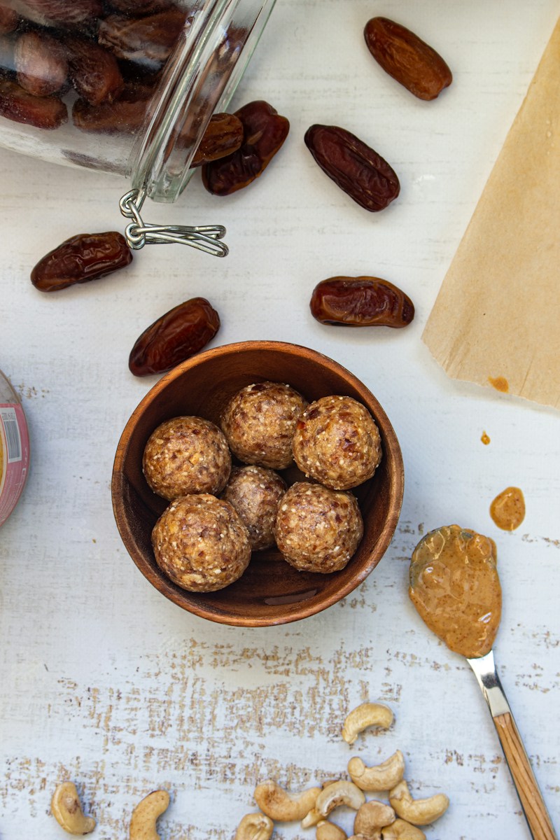 No-Bake Oat and Honey Energy Bites (Chewy School Lunch Bites) ingredients and preparation setup