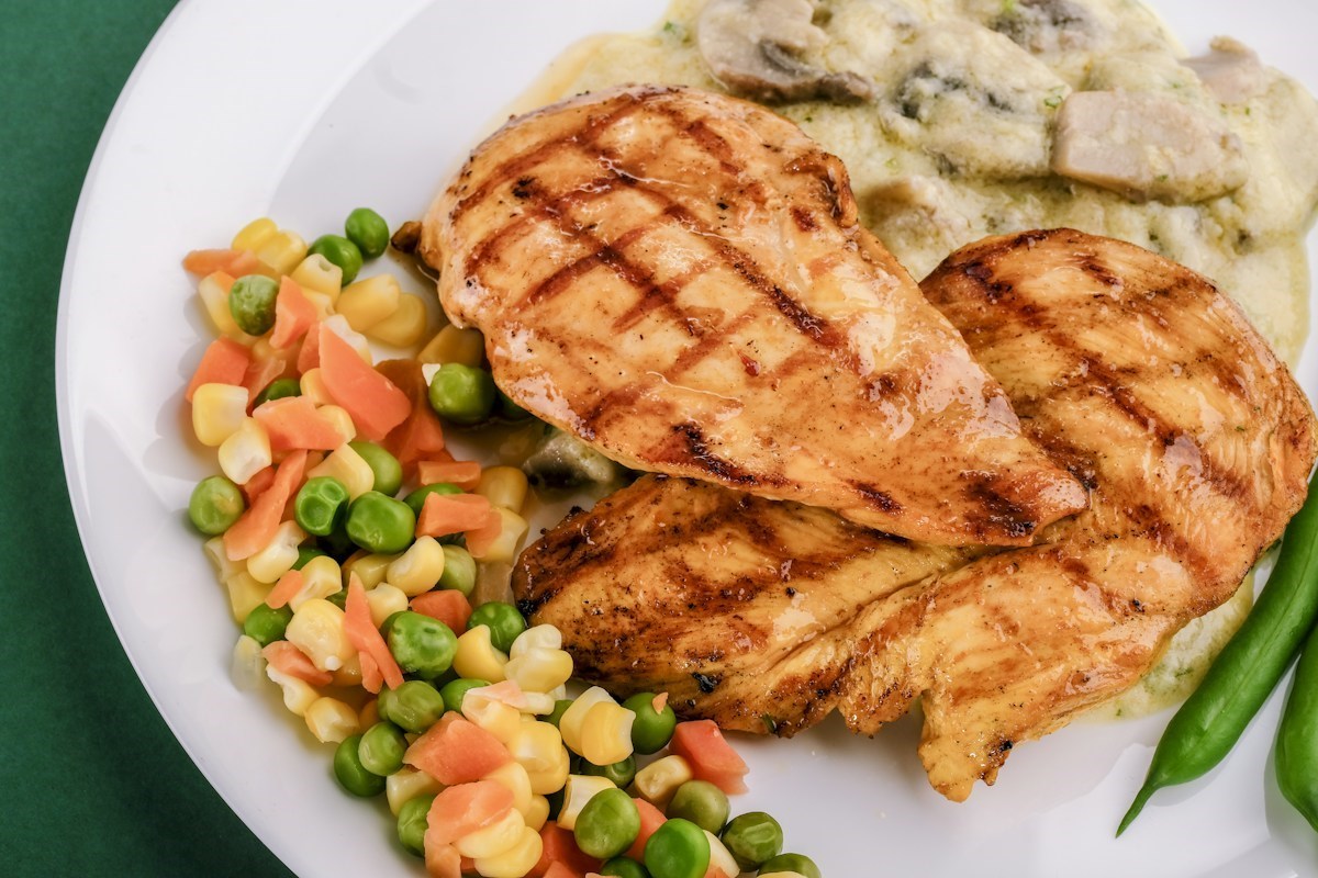 Crispy Air Fryer Boneless Chicken Thighs (Juicy & Easy)