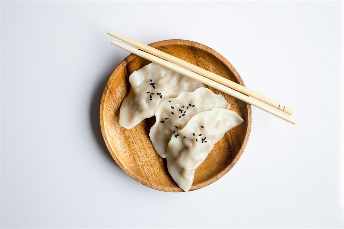 Air Fryer Frozen Potstickers (Crispy Dumplings in Minutes) ingredients and preparation setup
