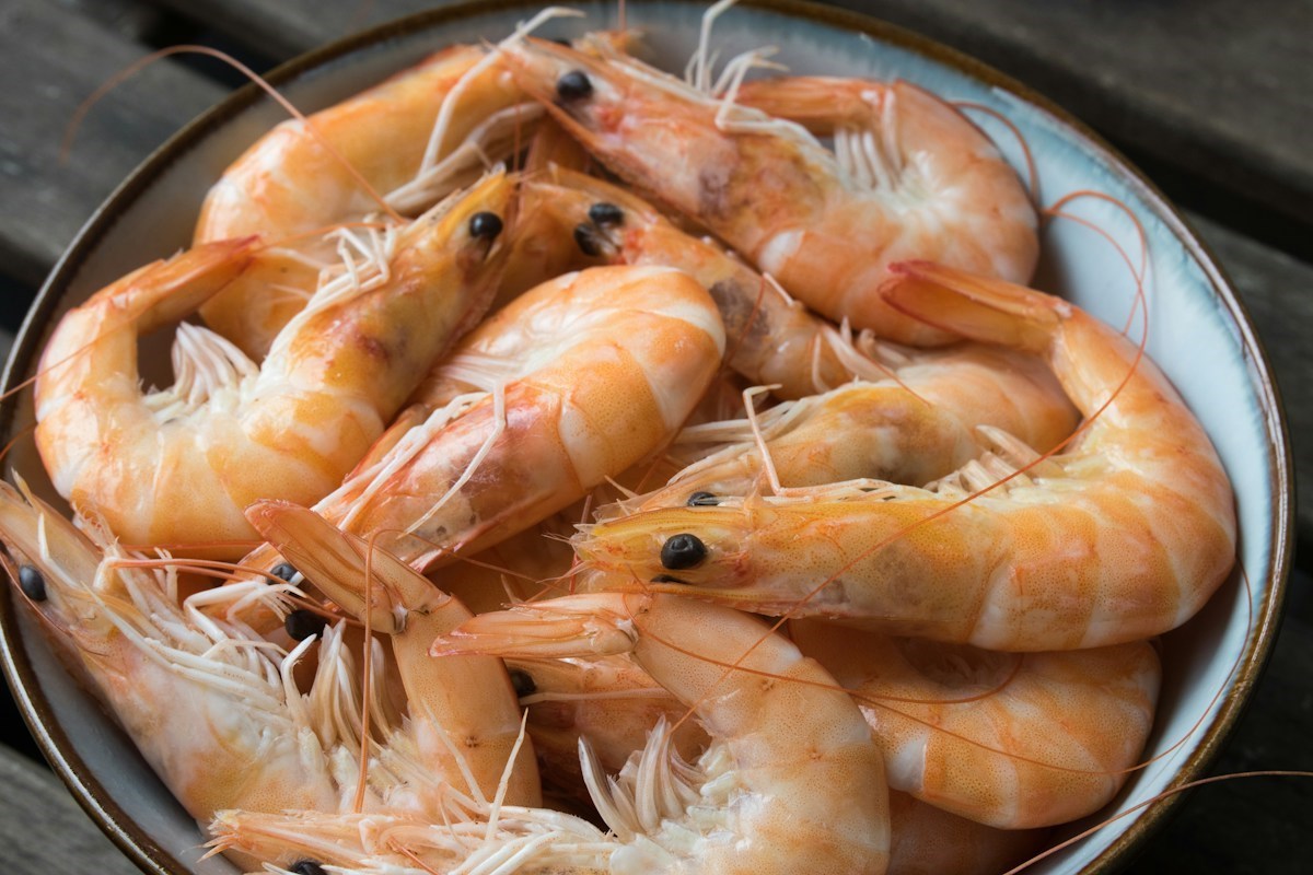 Easy Air Fryer Shrimp No Breading (Garlic Butter & Lemon) ingredients and preparation setup