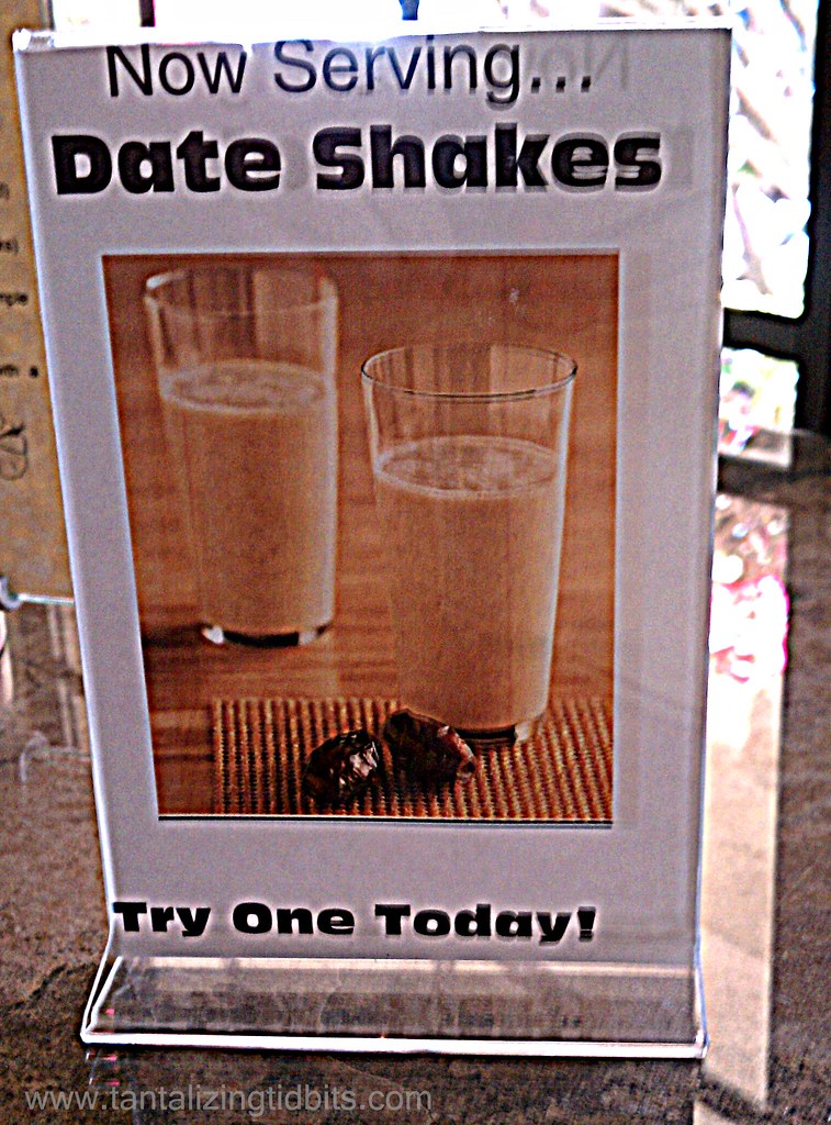 Creamy Date & Milk Smoothie Recipe (Naturally Sweet)