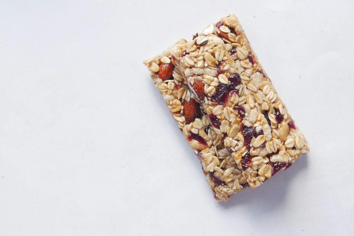 No-Bake Homemade Granola Bars (Chewy Oat & Honey Lunchbox Bars)