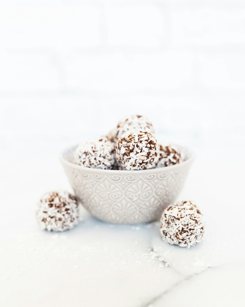 No-Bake Oat and Honey Energy Bites (Chewy School Lunch Bites)